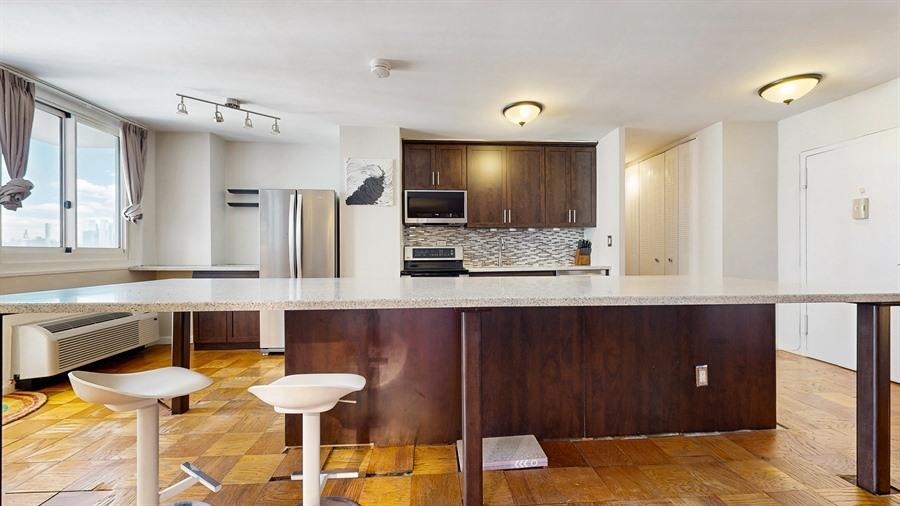100 Manhattan Ave #1912, Union City, New Jersey image 4