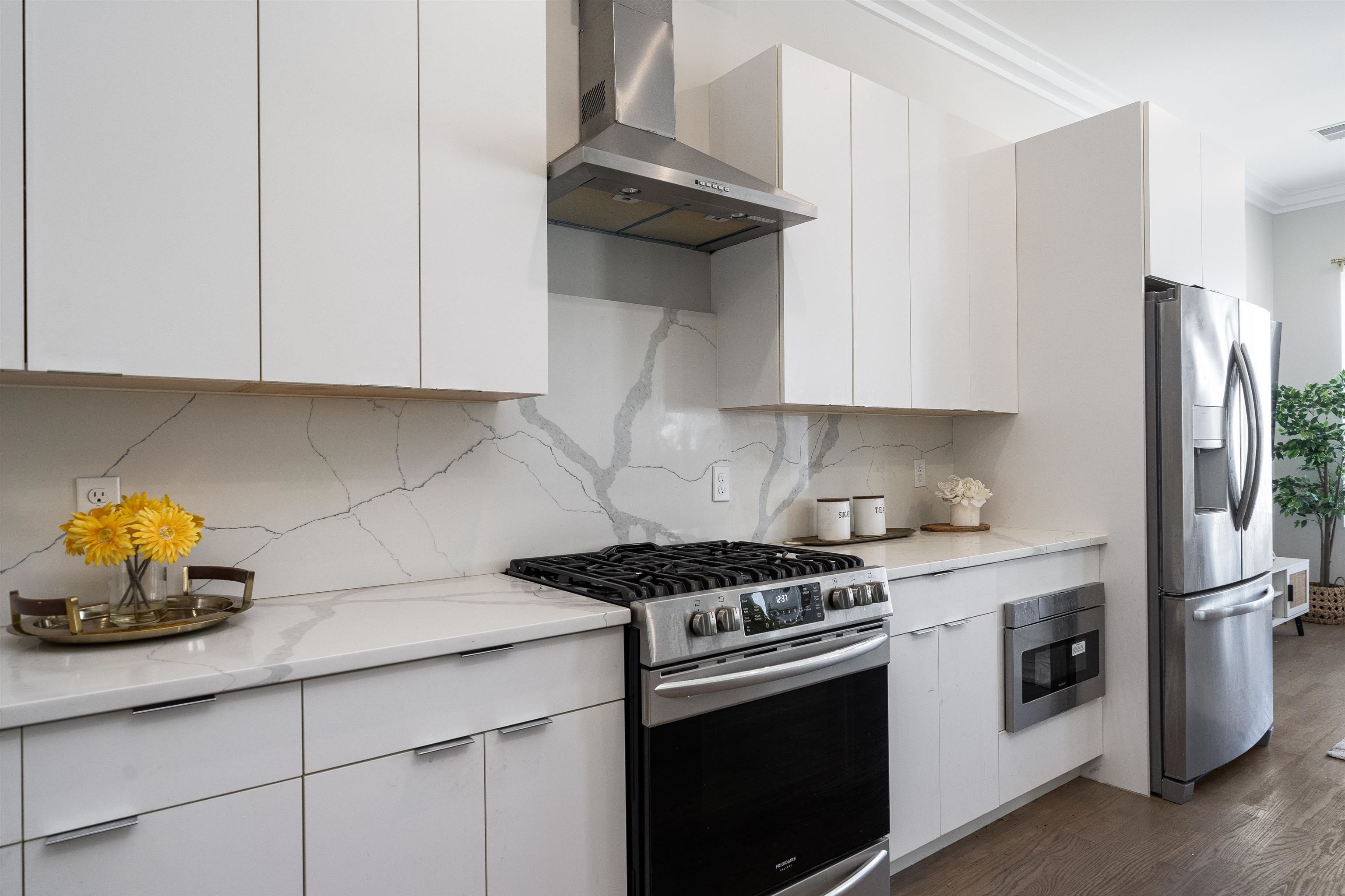 196 DELAWARE AVE 2