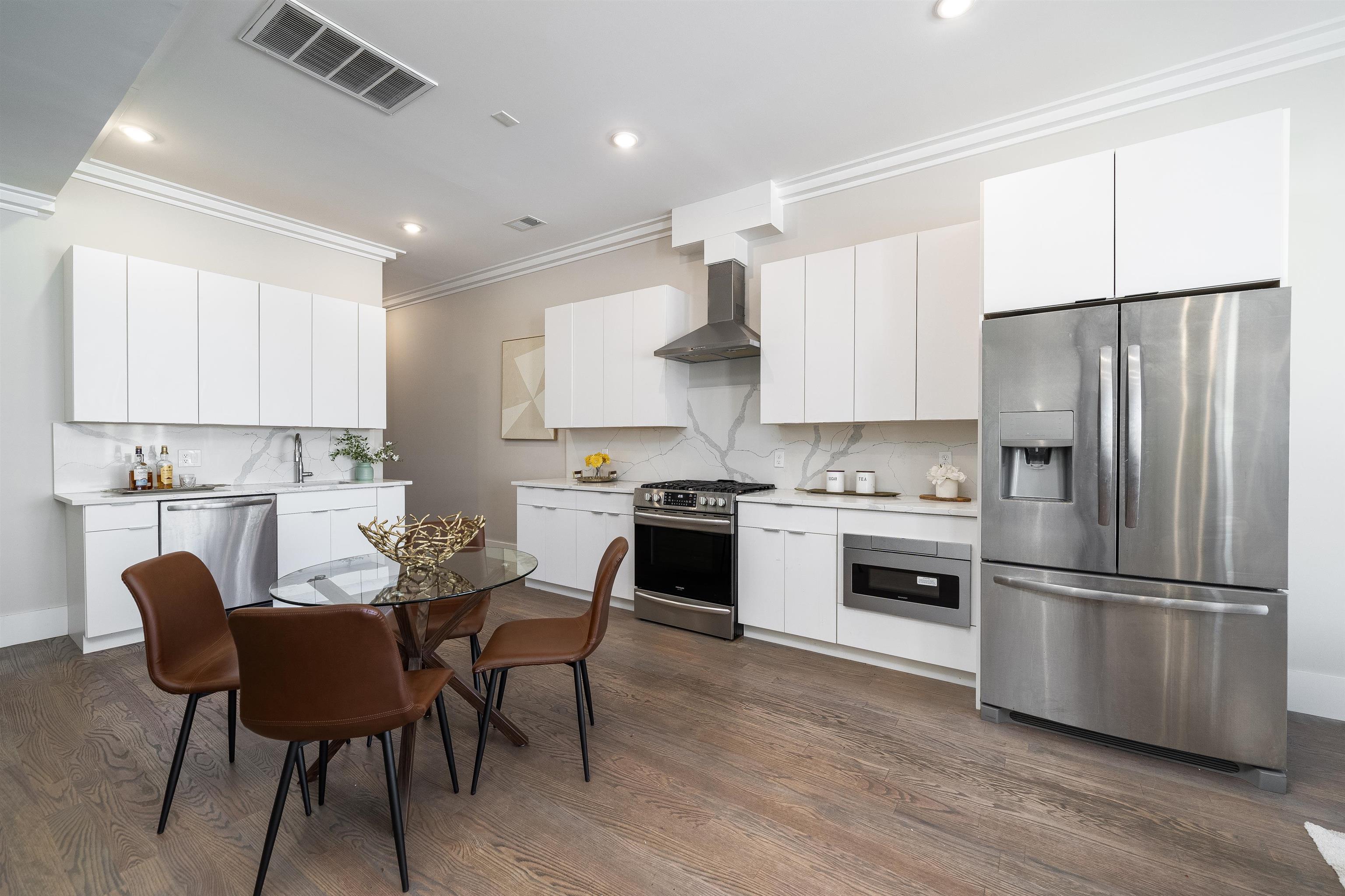 196 DELAWARE AVE 2