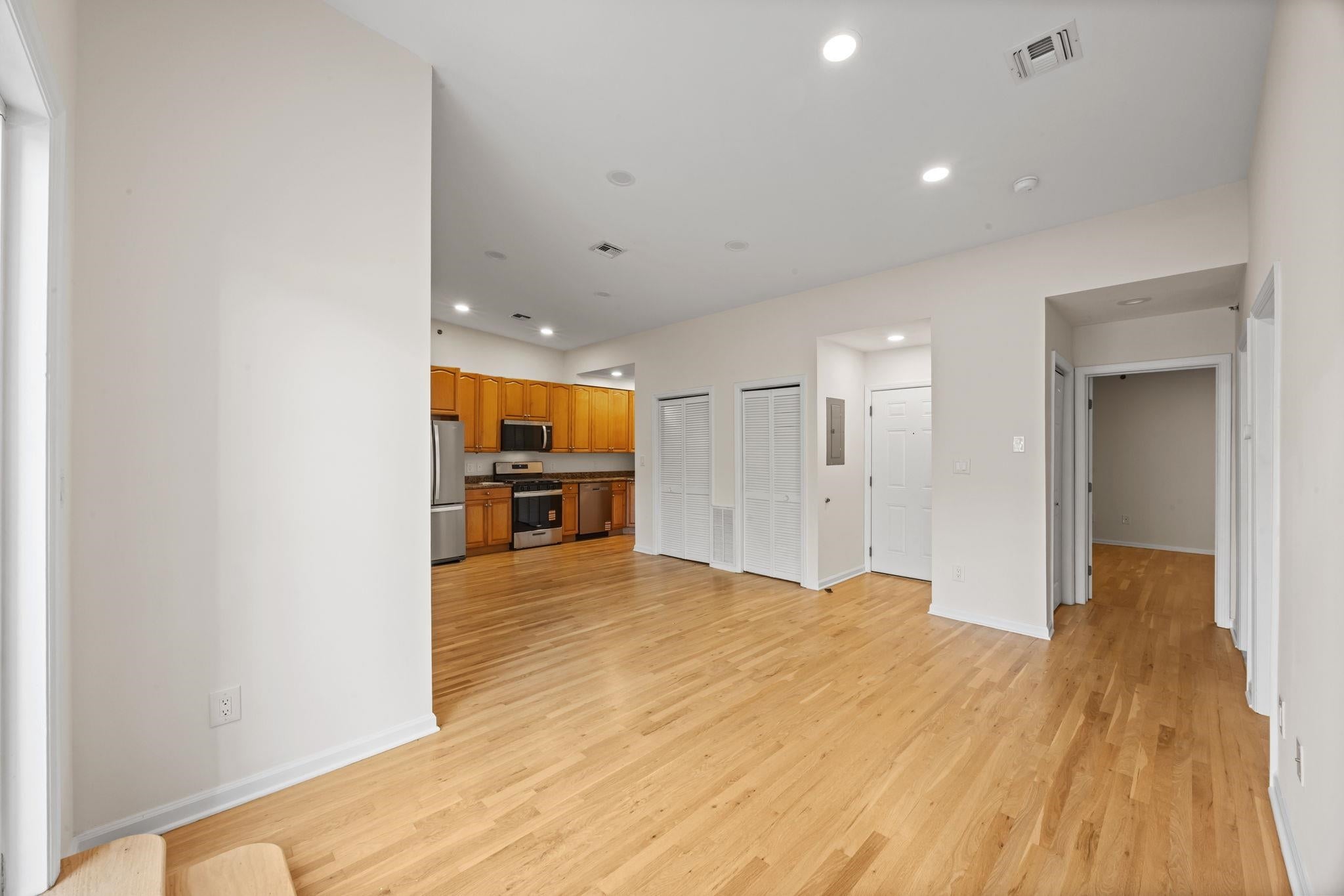 673 BERGEN AVE 302