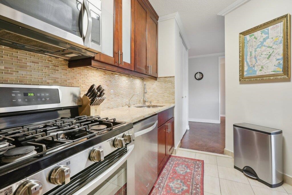 7002 Blvd East #4D, Guttenberg, New Jersey image 13