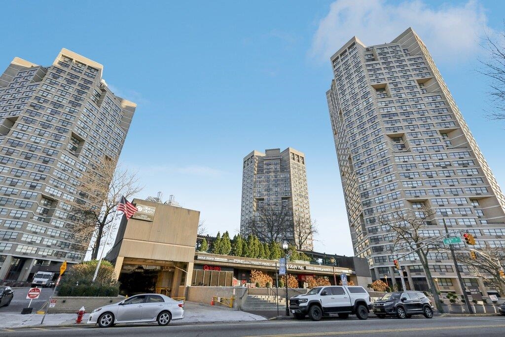 7002 Blvd East #4D, Guttenberg, New Jersey image 1