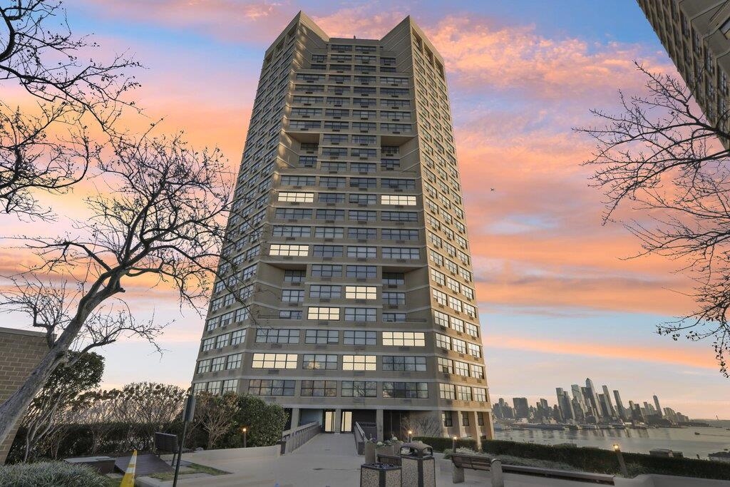 7002 Blvd East #4D, Guttenberg, New Jersey image 28