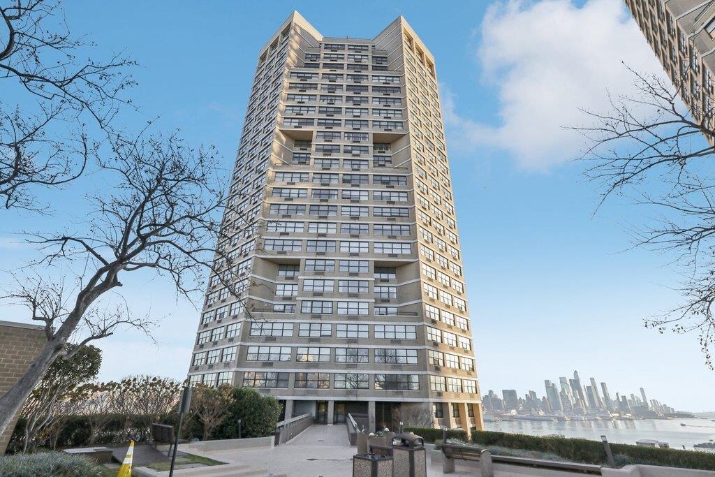 7002 Blvd East #4D, Guttenberg, New Jersey image 3