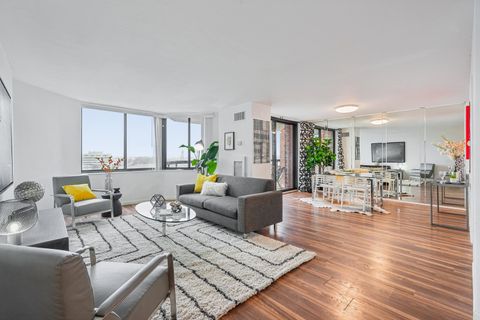 Condo For Sale - 530 Harmon Cove Tower #530<br/> Secaucus, NJ 07094