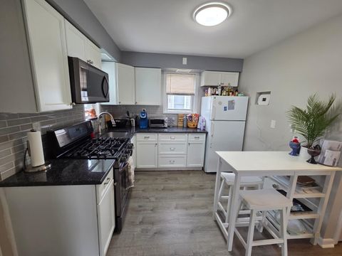 Apartment For Rent - 166 Carmita Ave #2<br/> Rutherford, NJ 07070