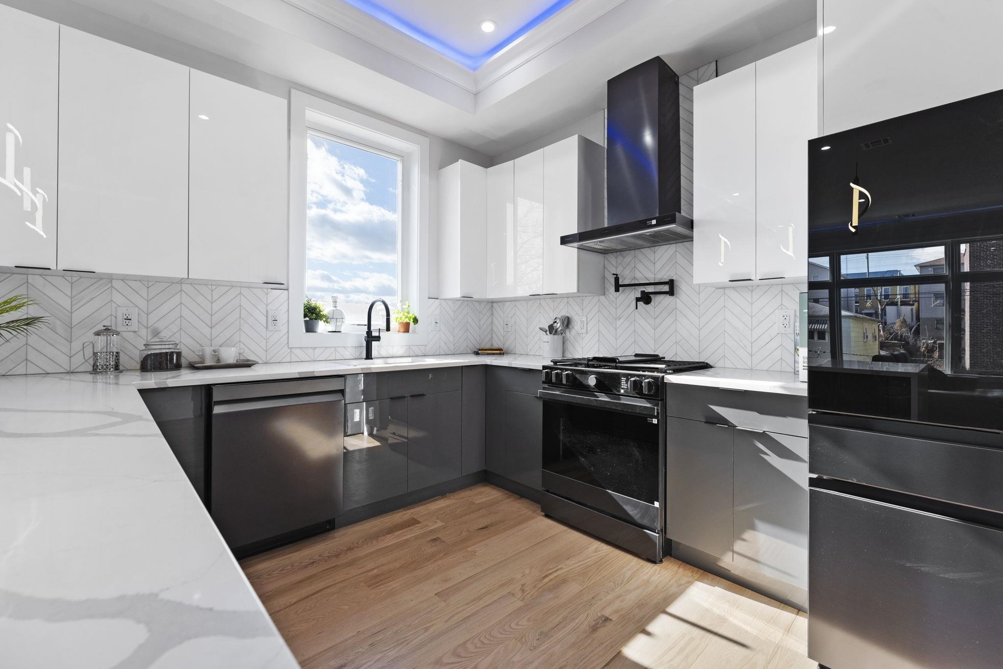 93 TERRACE AVE 2
