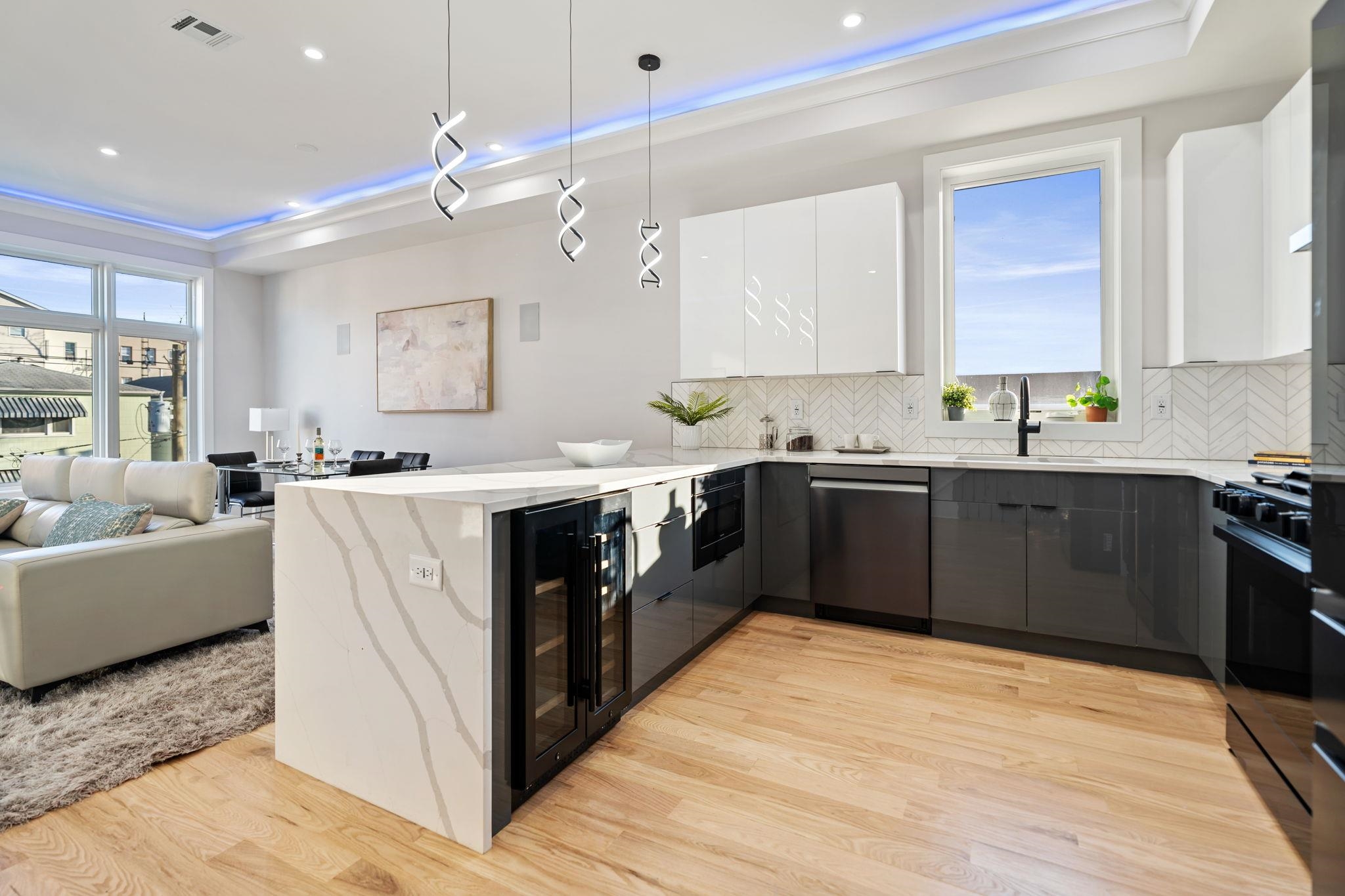 93 TERRACE AVE 2