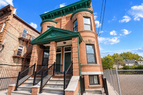 124 LEXINGTON AVE, JERSEY CITY, NJ 07304 - Image 92e595a0af3d41f0a2d0d33c55dc86dc/1979919234
