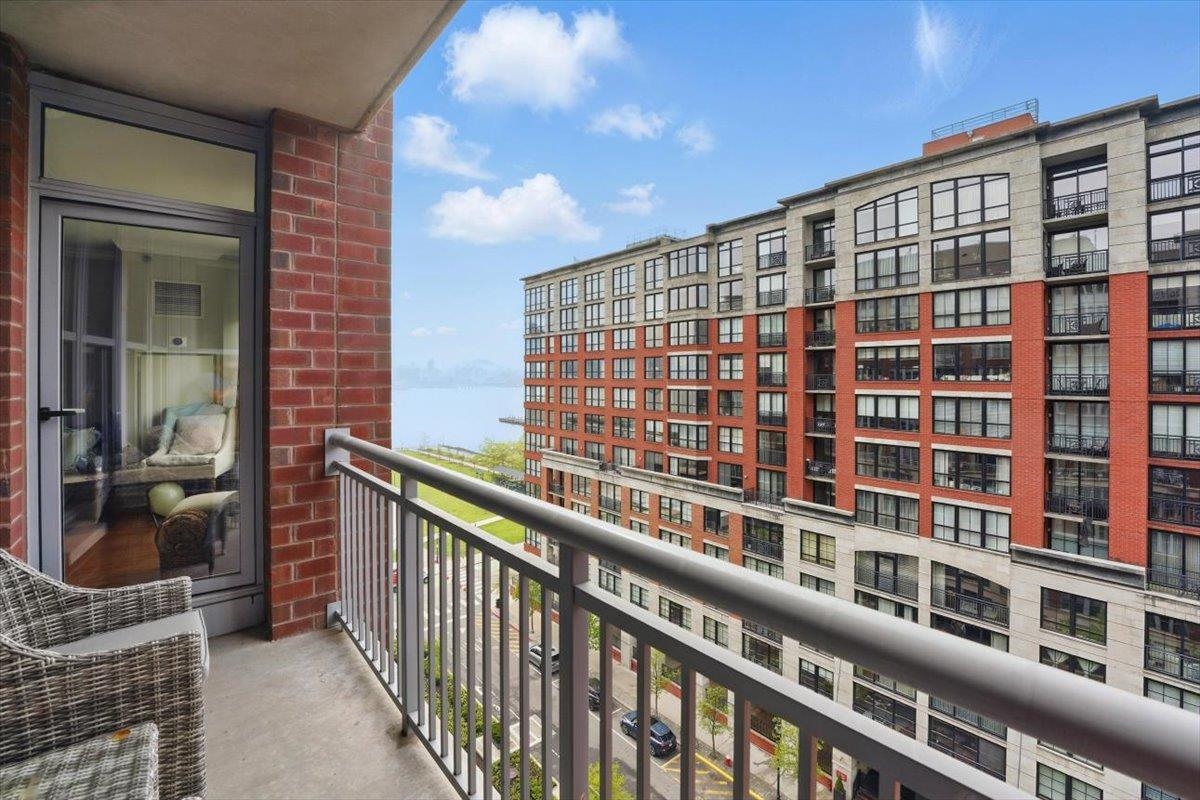 1125 Maxwell Lane #908, Hoboken, New Jersey image 1