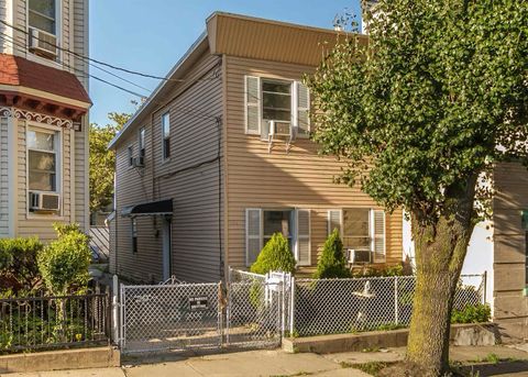 Homes For Sale - 194 Hopkins Ave<br/> Hudson County, Jersey City, NJ 07306
