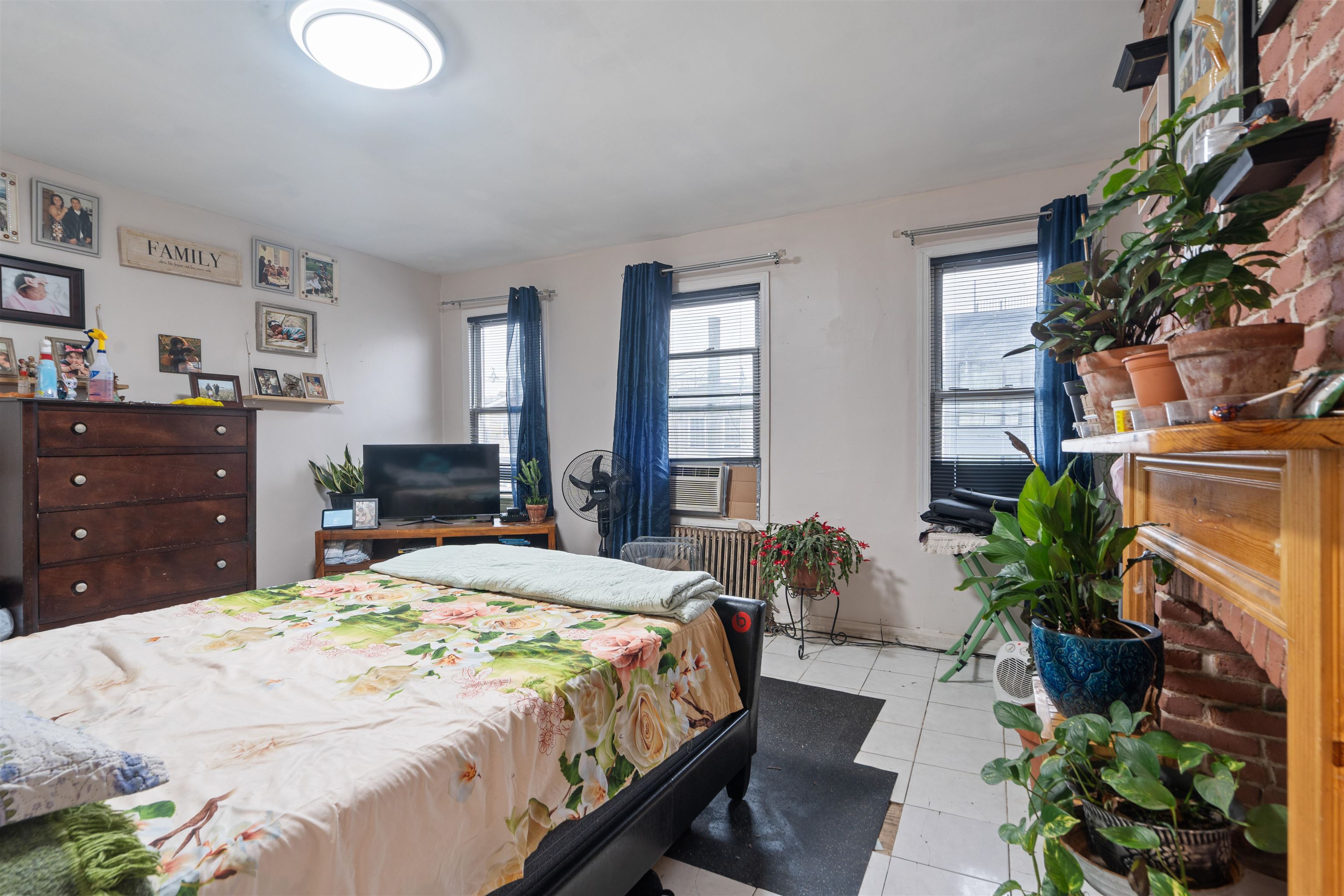 53 Jewett Ave, Jersey City, New Jersey image 4