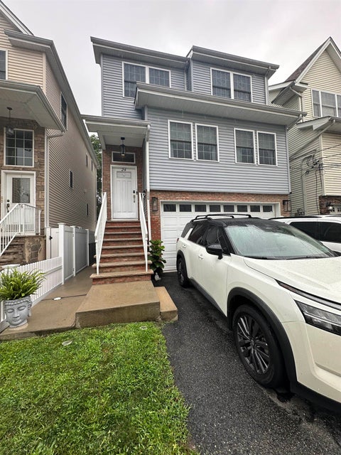 Multifamily For Rent - 24 New St #2<br/> Bayonne, NJ 07002
