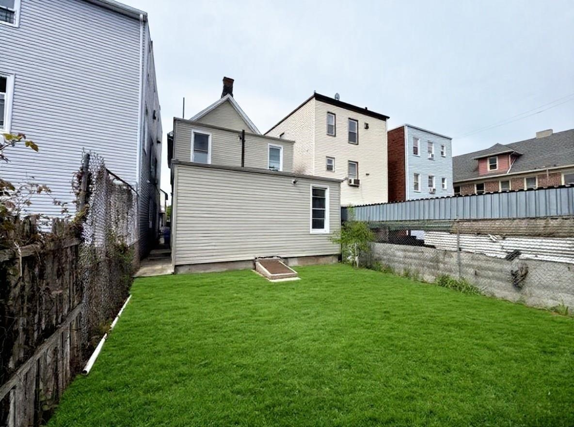 231 CLARK PL