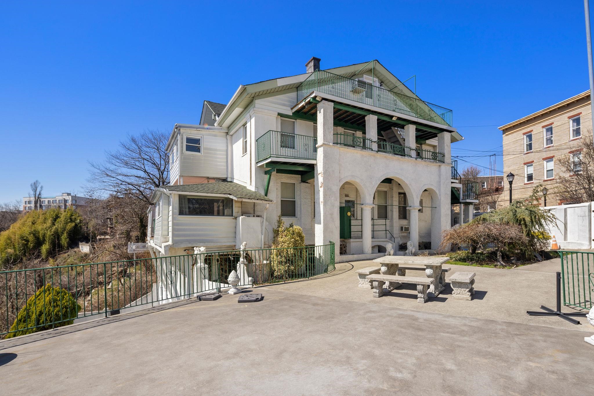 320 Mountain Rd, Union City, New Jersey image 9