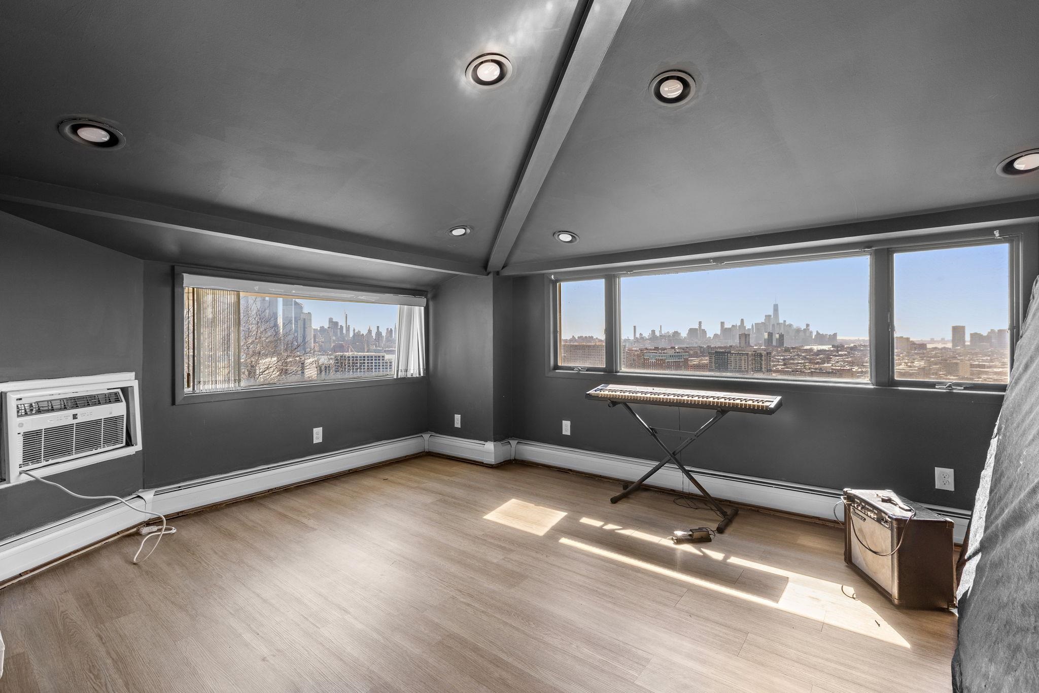 320 Mountain Rd, Union City, New Jersey image 12