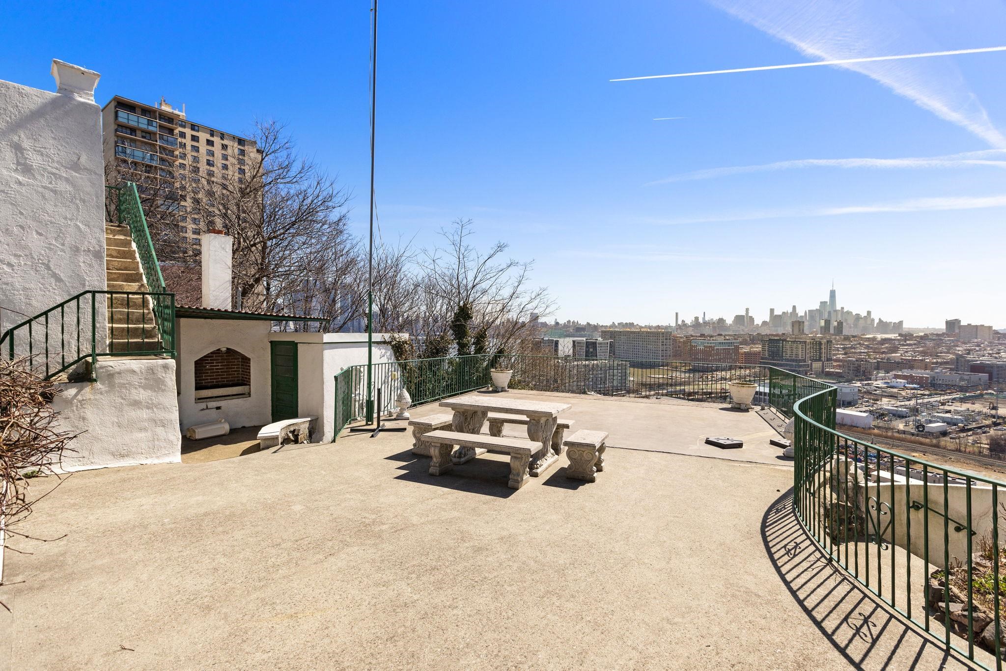 320 Mountain Rd, Union City, New Jersey image 8