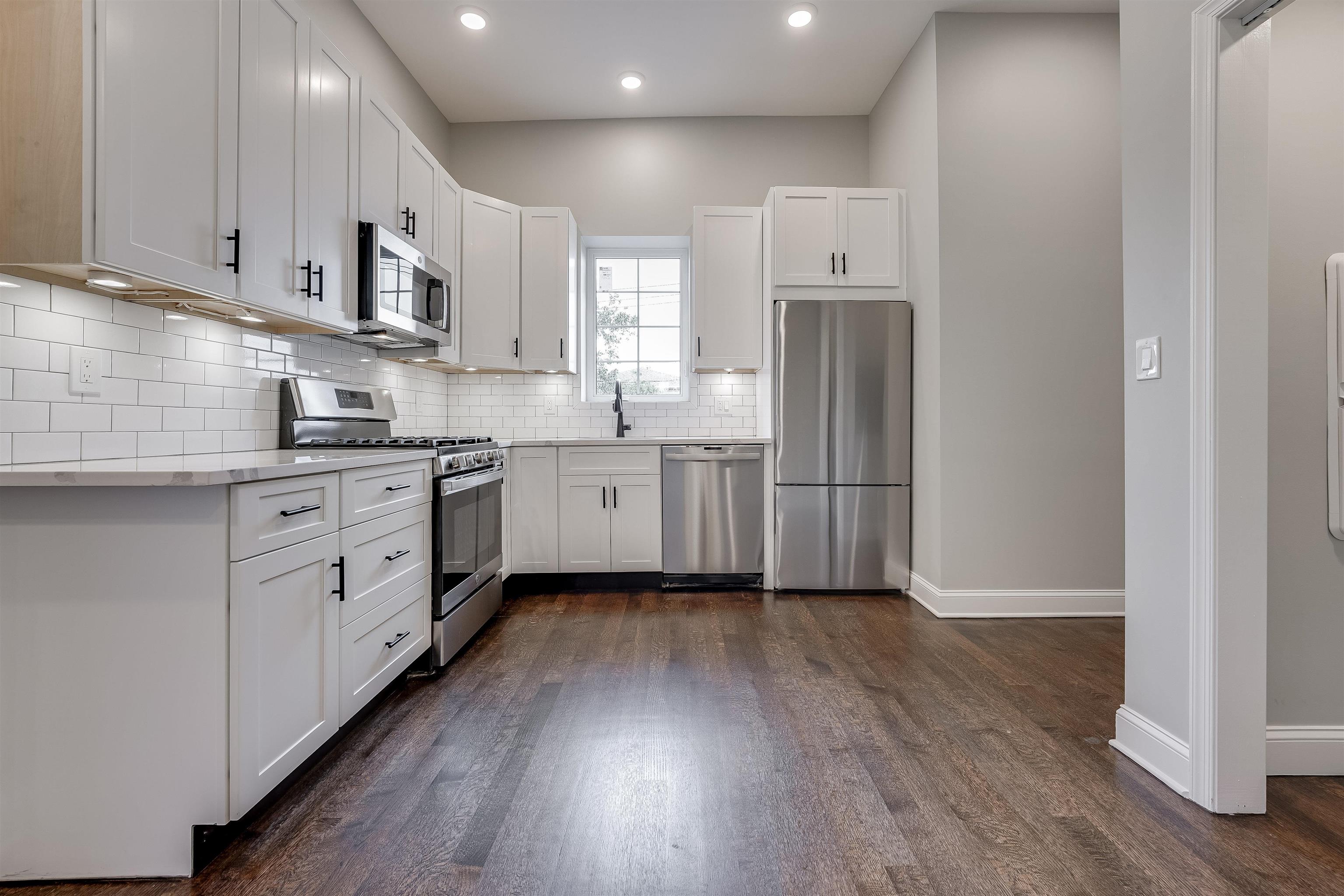 Search Homes 4 130 WEST SIDE AVE