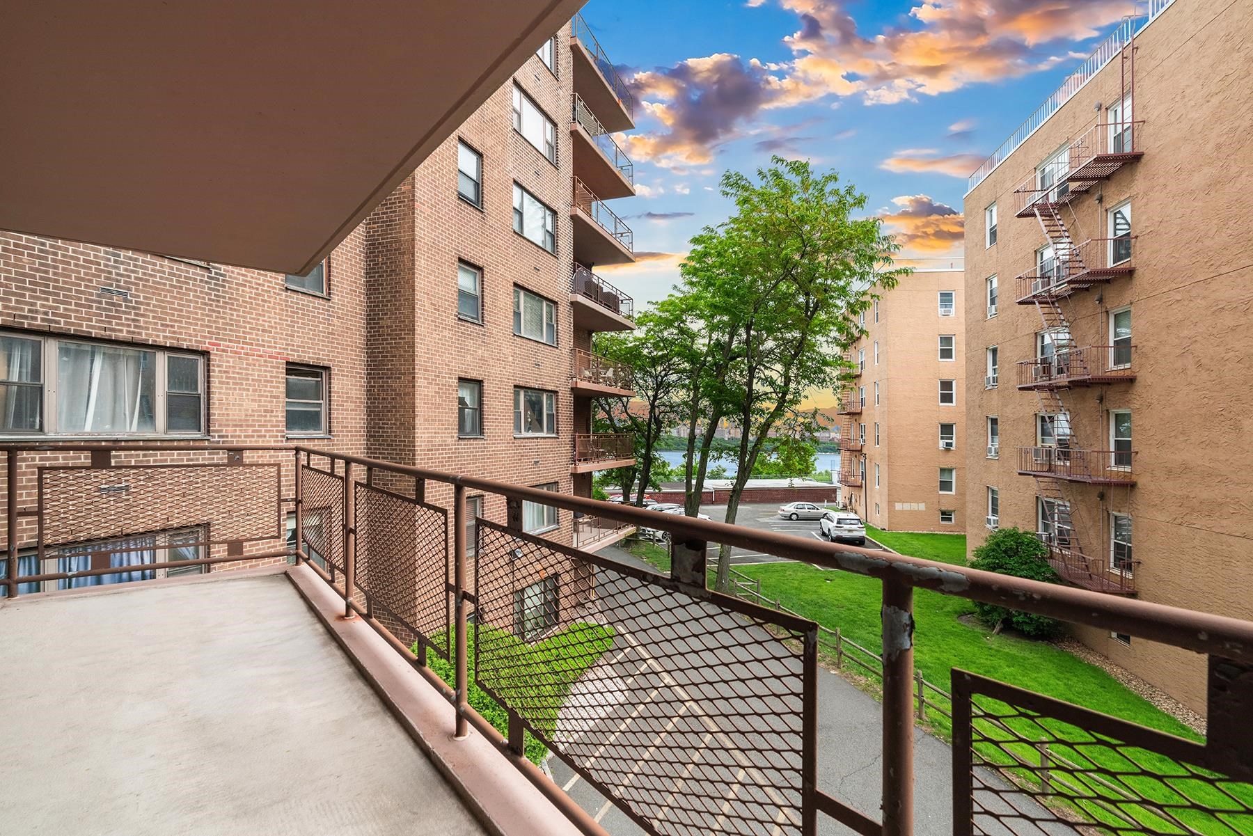 8800 Blvd East #3B, North Bergen, New Jersey image 2