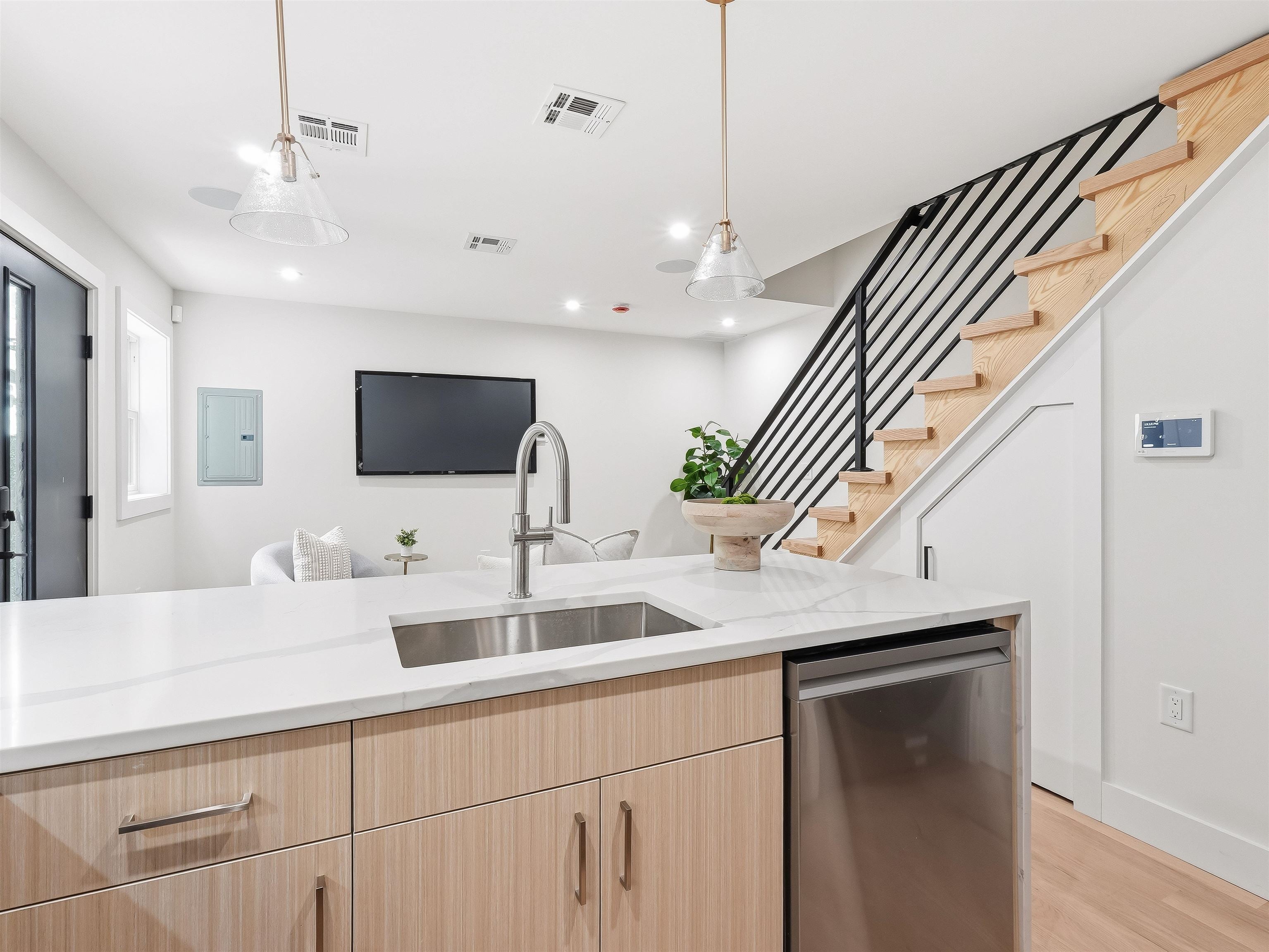 152 BLEECKER ST 4 (ADU)