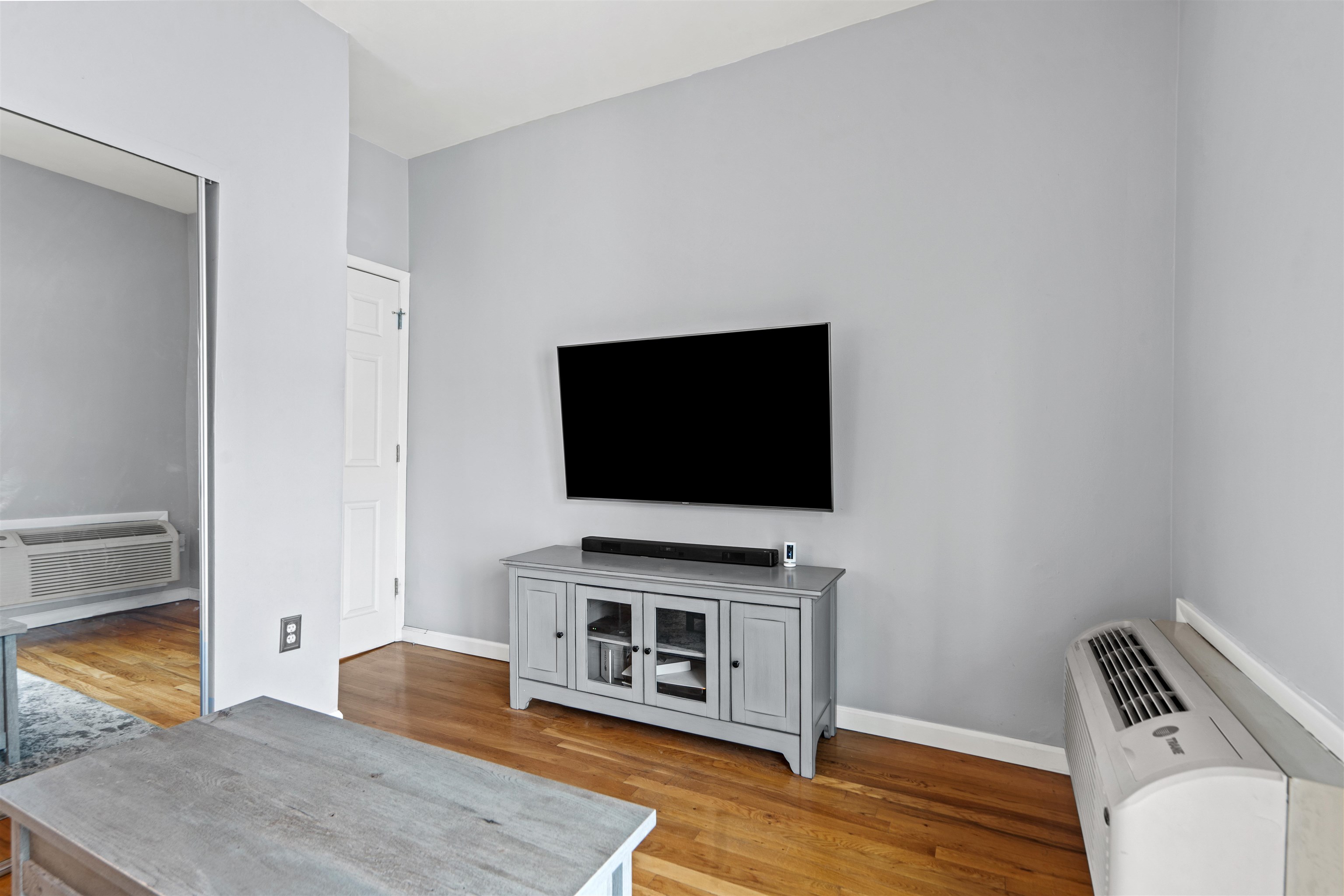 403 Monroe St #3L, Hoboken, New Jersey image 2