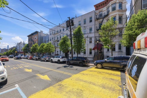 Condo For Sale - 213 48th St #B3<br/> Union City, NJ 07087