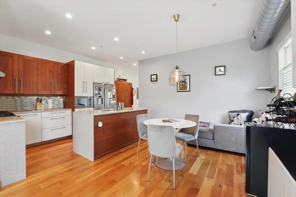 390 1st St #2, Jersey City, New Jersey image 2