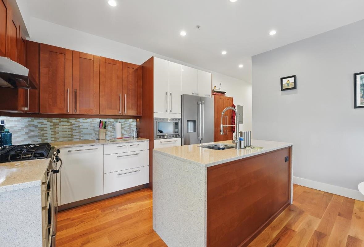 390 1st St #2, Jersey City, New Jersey image 1