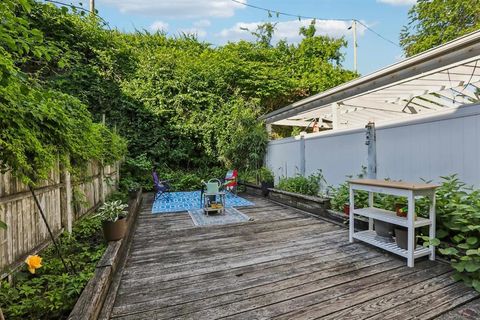 MLS: 250005524