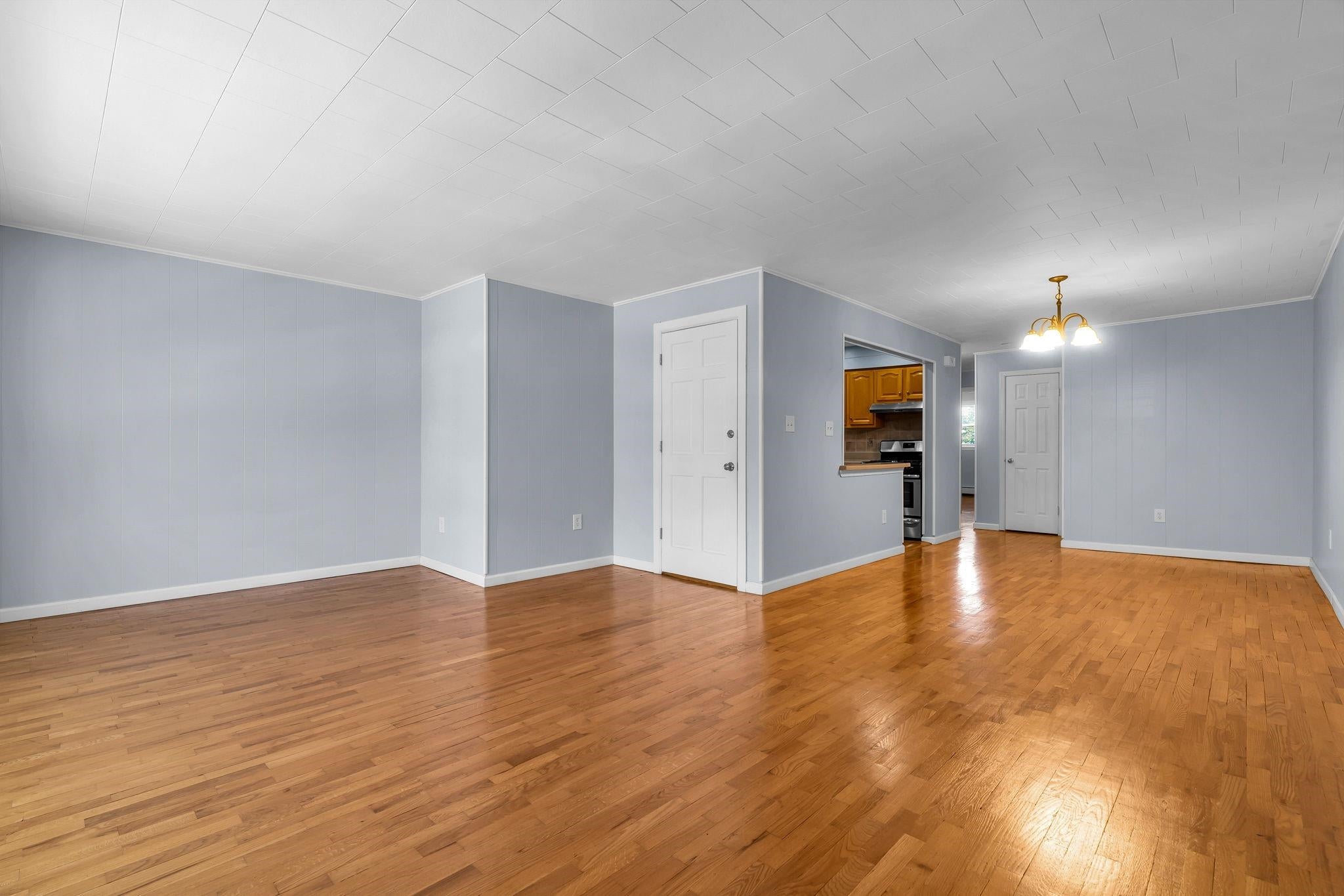 23 SKILLMAN AVE