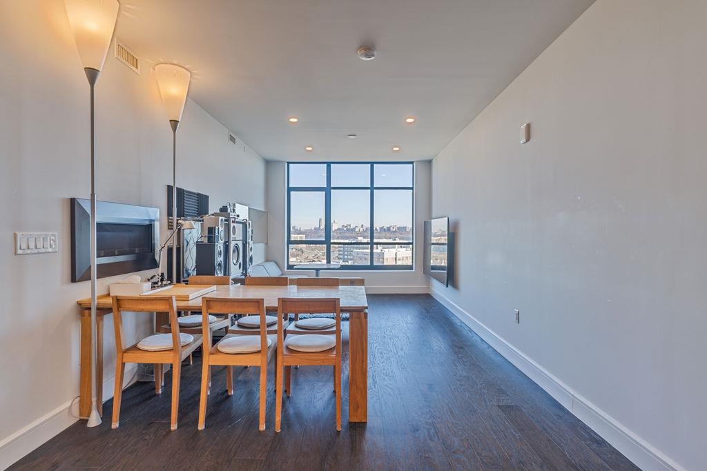 8701 CHURCHILL RD 906