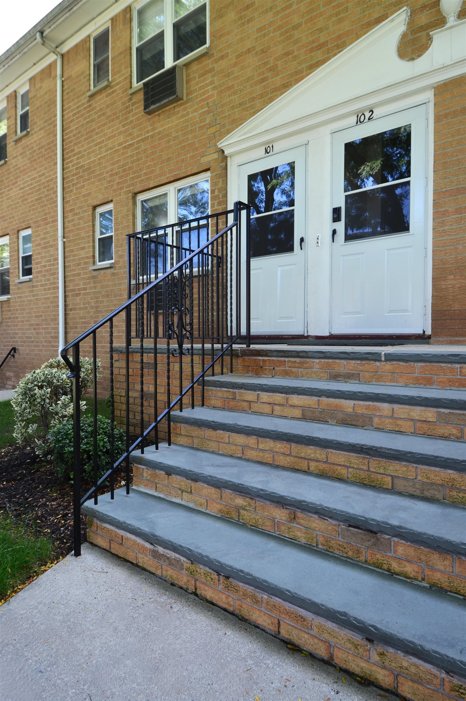 725 JORALEMON ST 101 - Photo 4