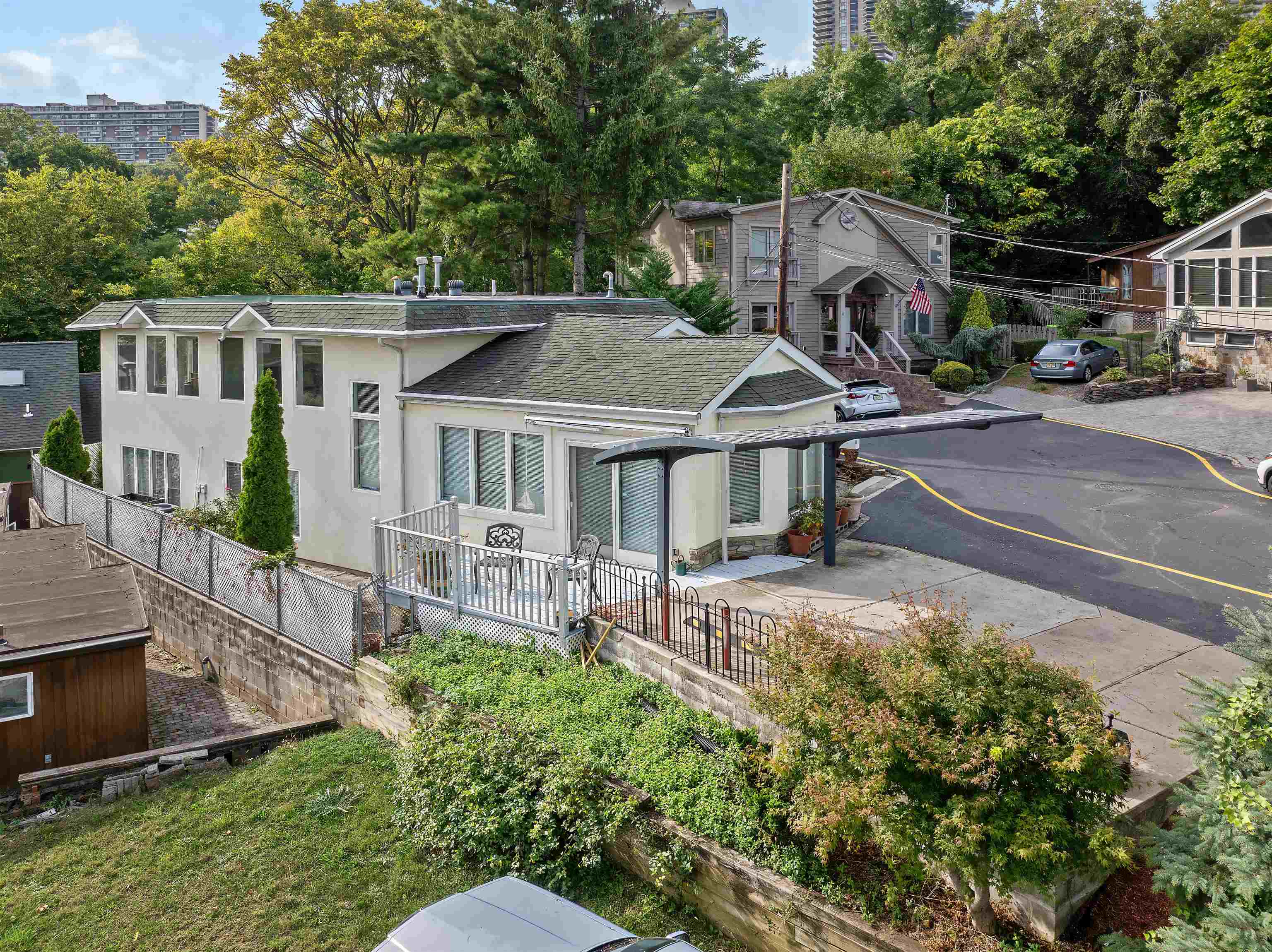 4 Colony Rd, Edgewater, New Jersey image 4