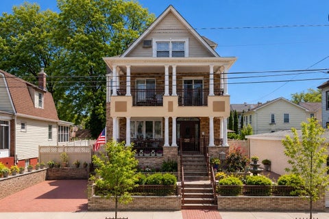 Homes For Sale - 12 East 3rd St<br/> Hudson County, Bayonne, NJ 07002