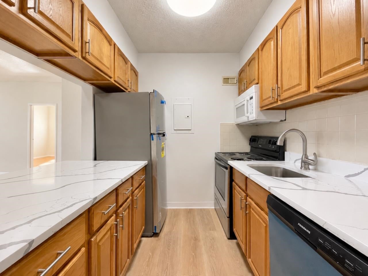 43-49 VAN WAGENEN AVE 3B