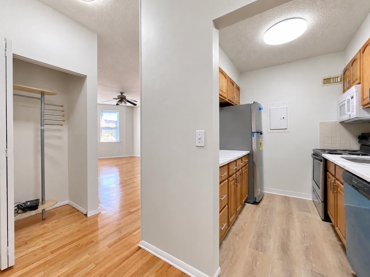43-49 VAN WAGENEN AVE 3B