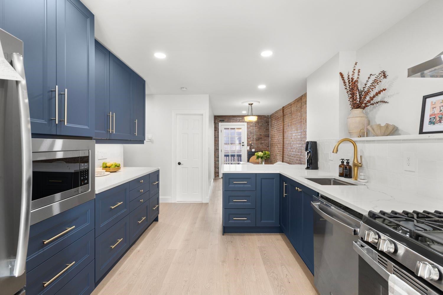 Search Homes 3 302 4TH ST