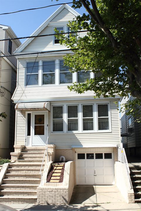 44 EAST 36TH ST Bayonne NJ 07002