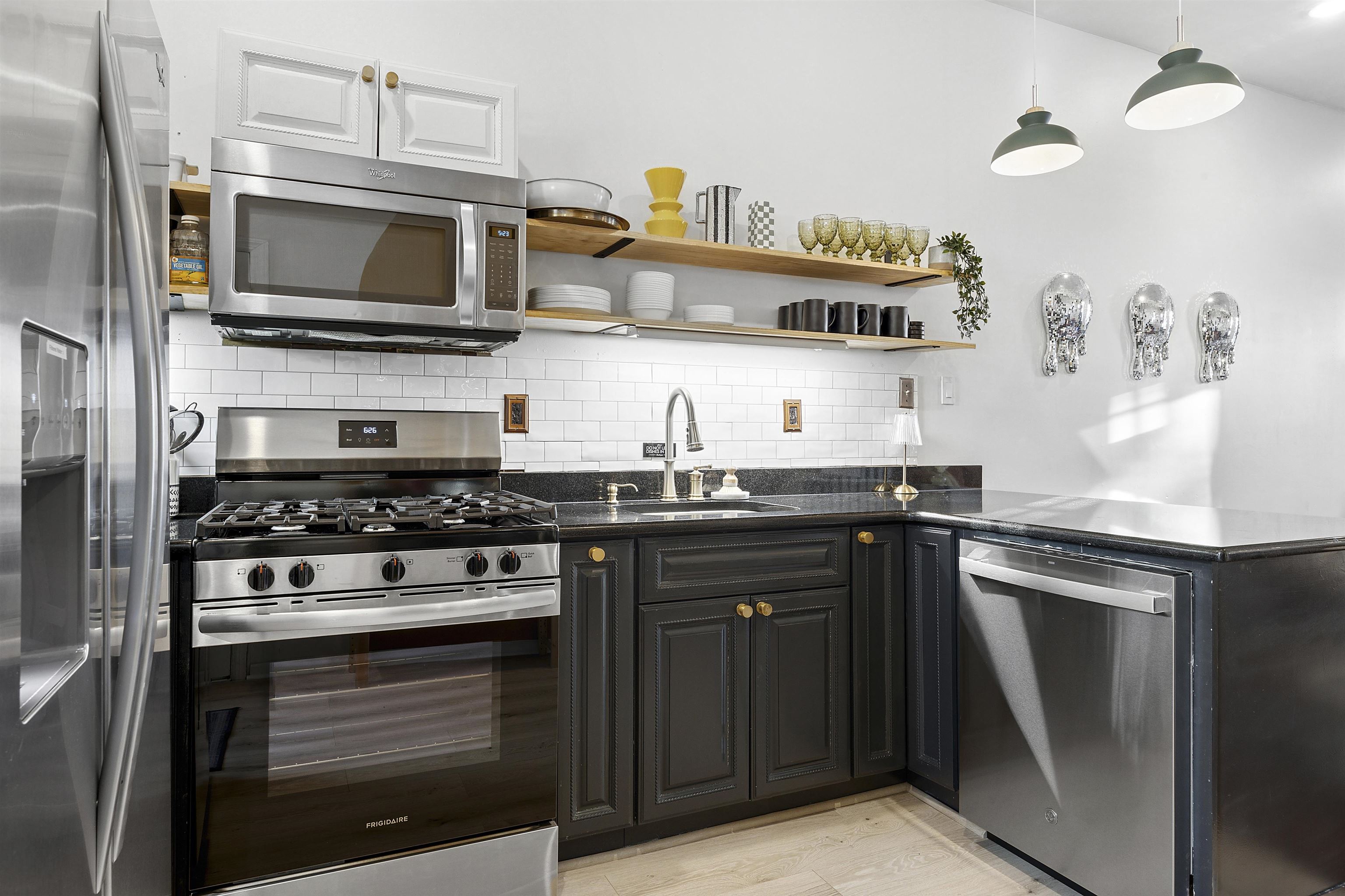 187 Cambridge Ave, Jersey City, New Jersey image 2