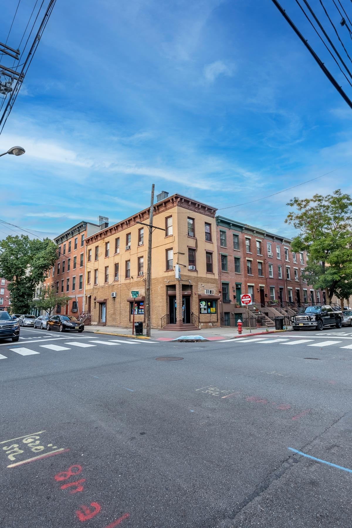 288 6TH ST