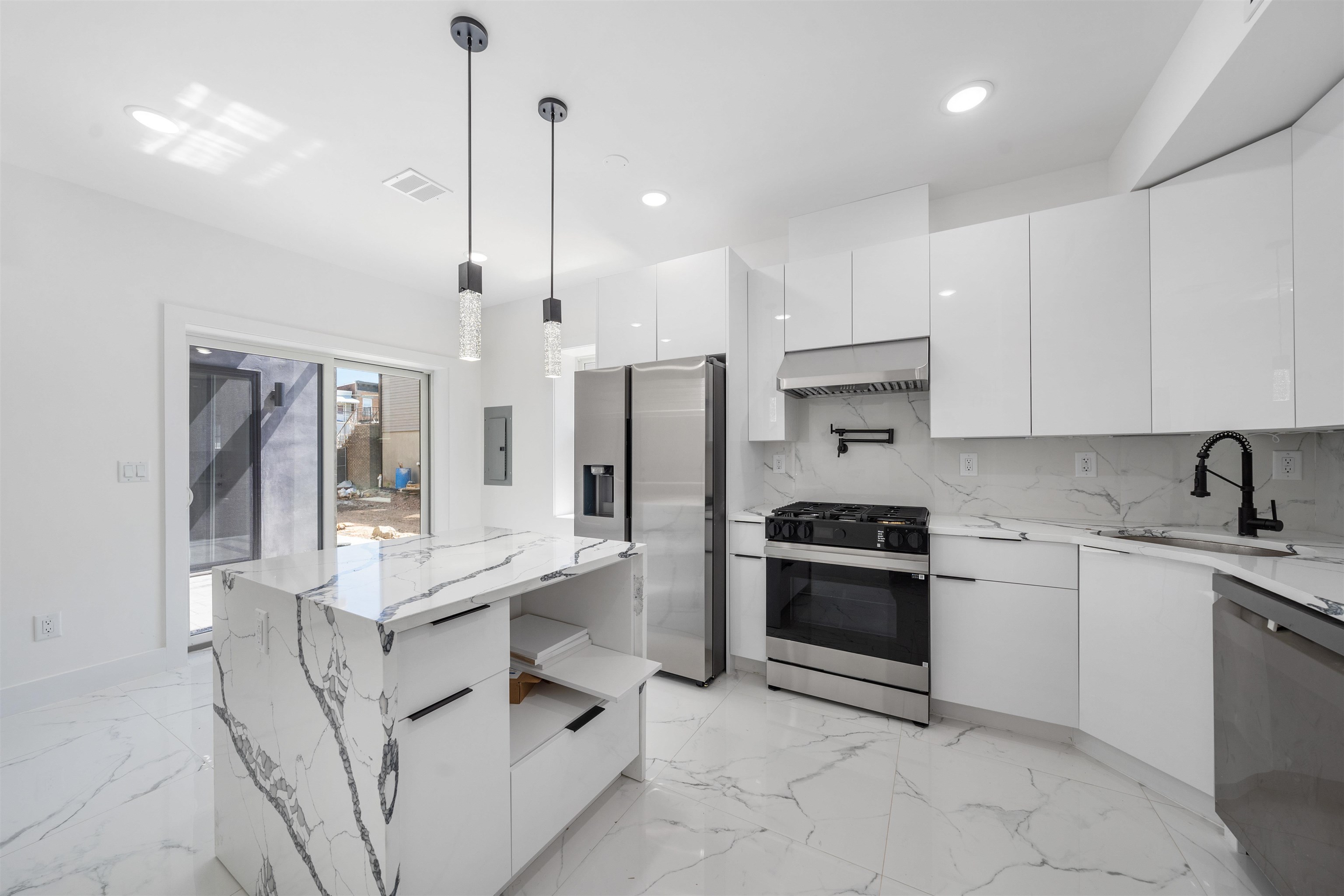 103 Poplar St #REAR HOUSE, Jersey City, New Jersey image 3