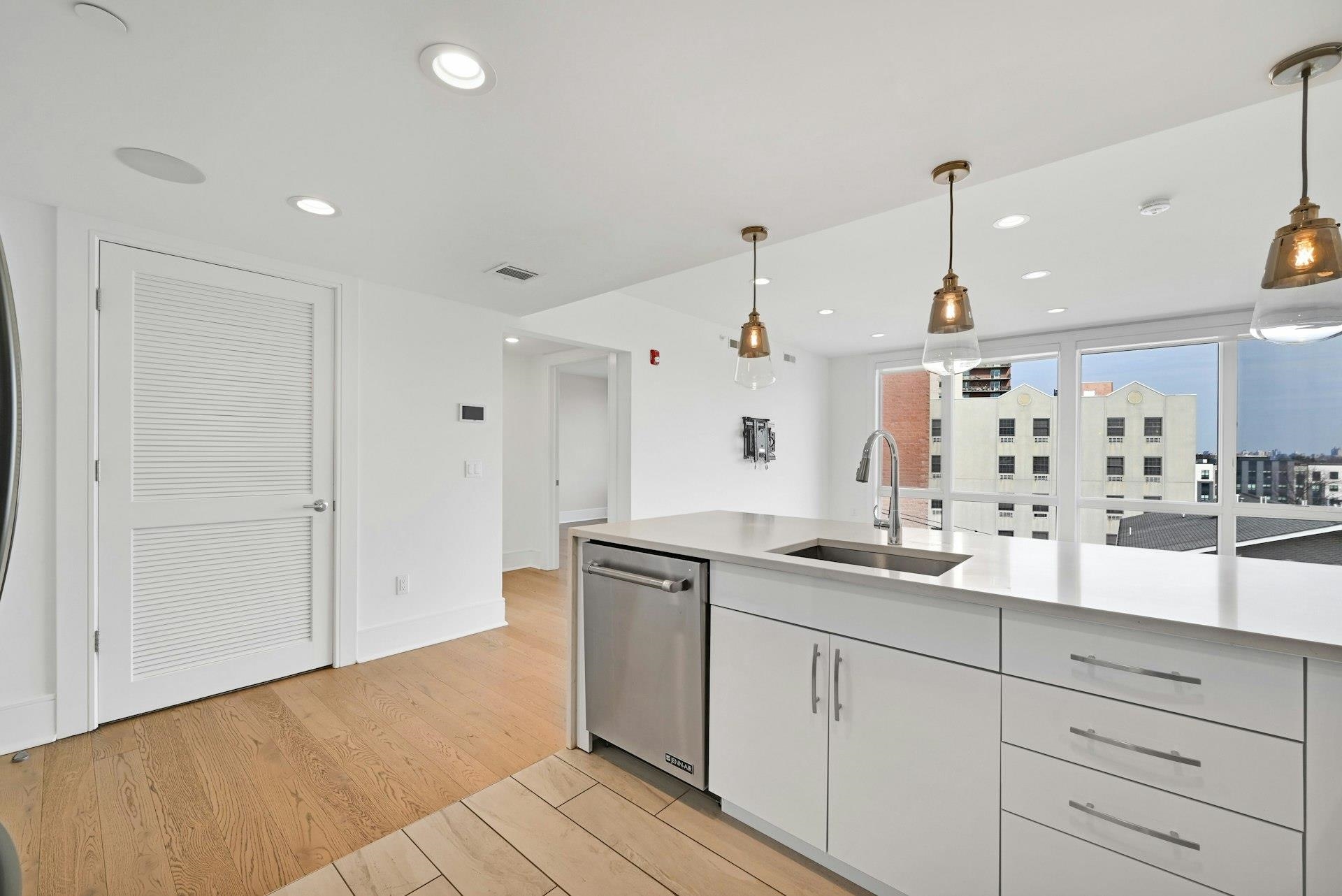 209 Hackensack Plank Rd #5A, Weehawken, New Jersey image 4