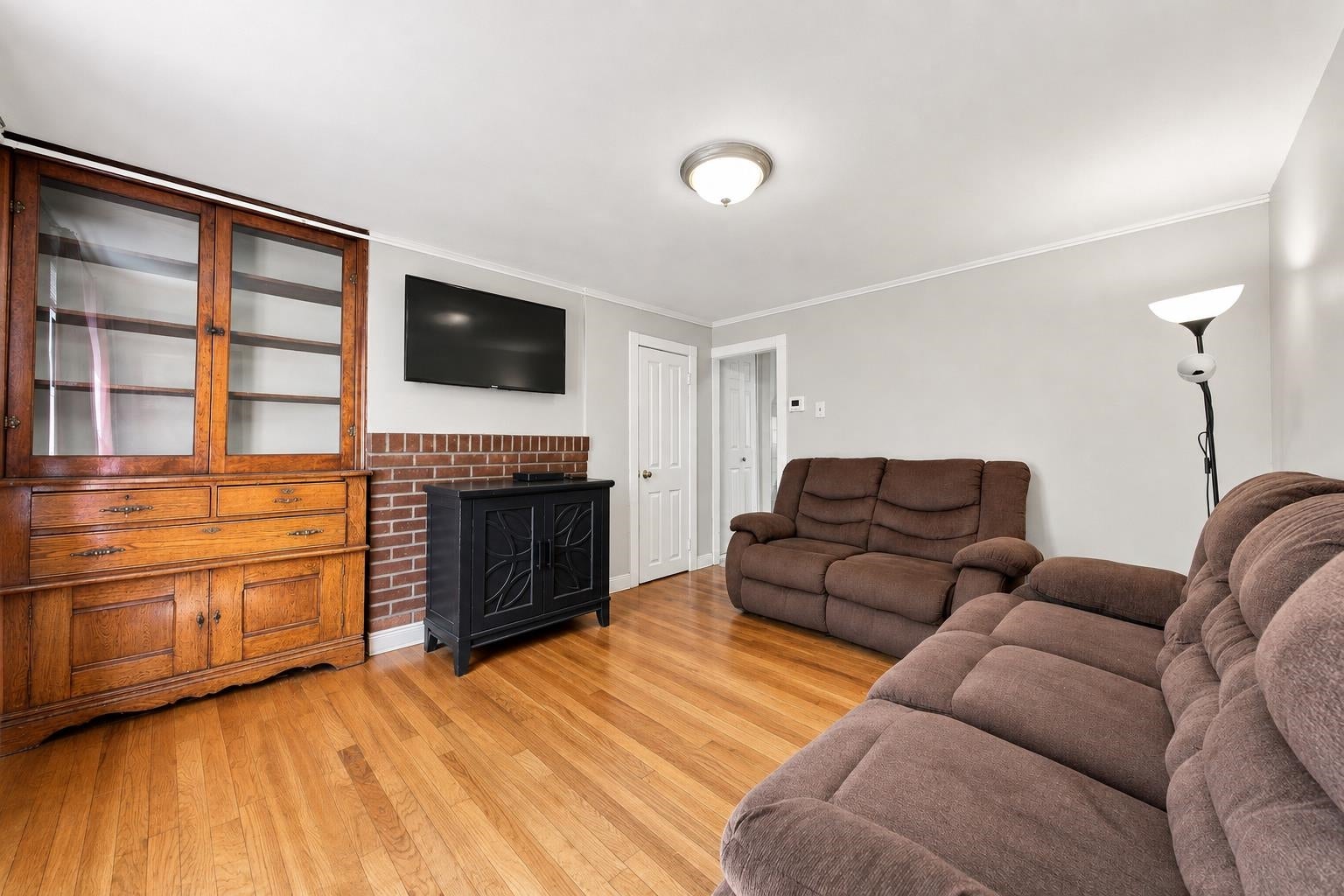 Search Homes 1 495.5 MONMOUTH ST