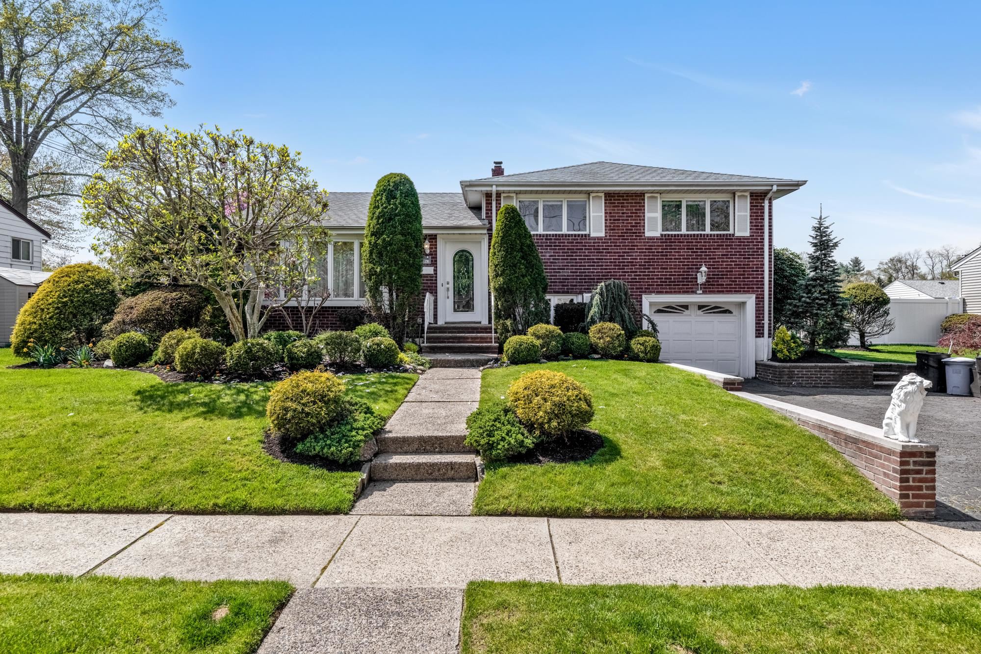 76 Beacon St, Dumont, New Jersey image 1