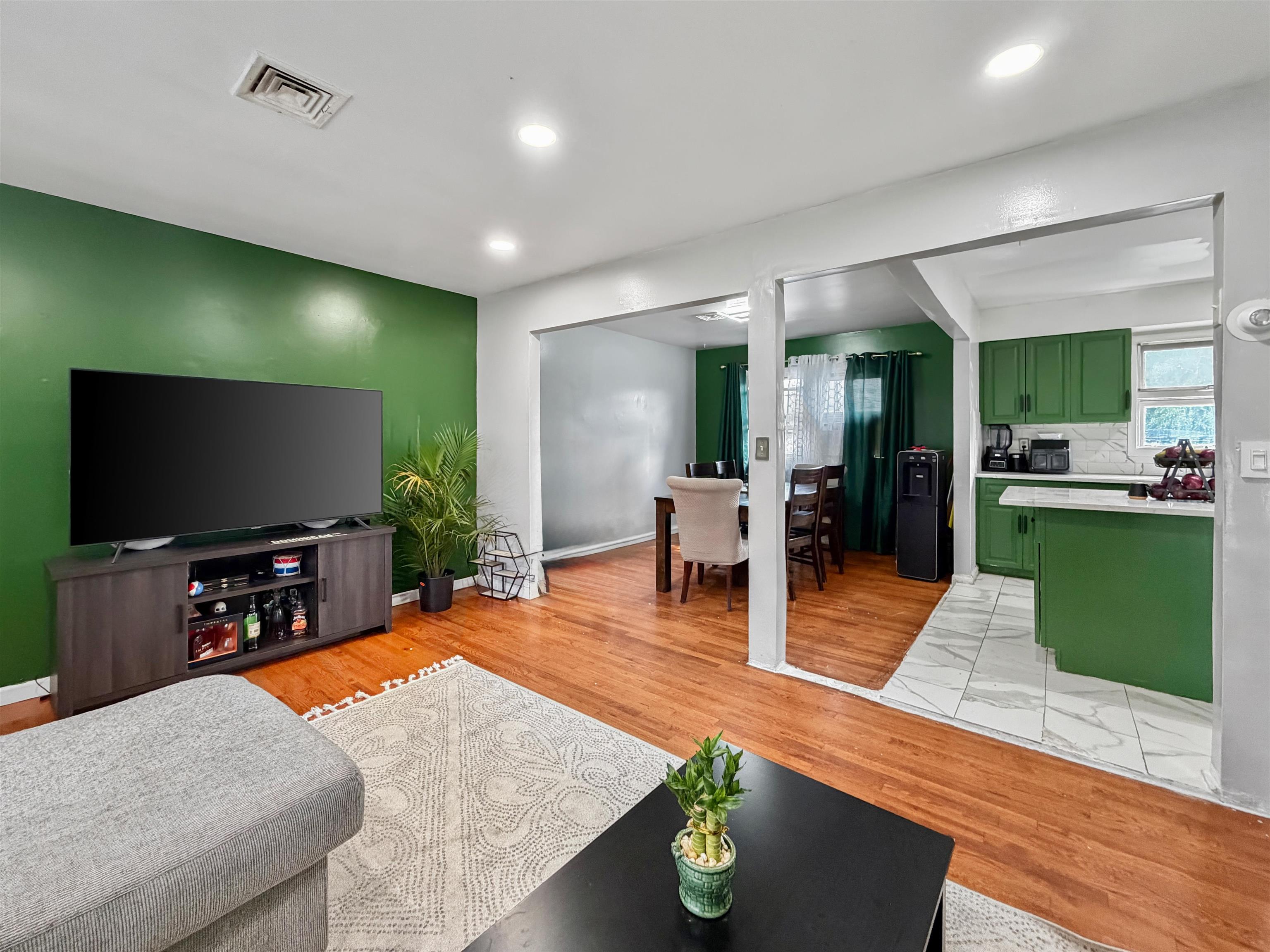1 GLENWOOD RD