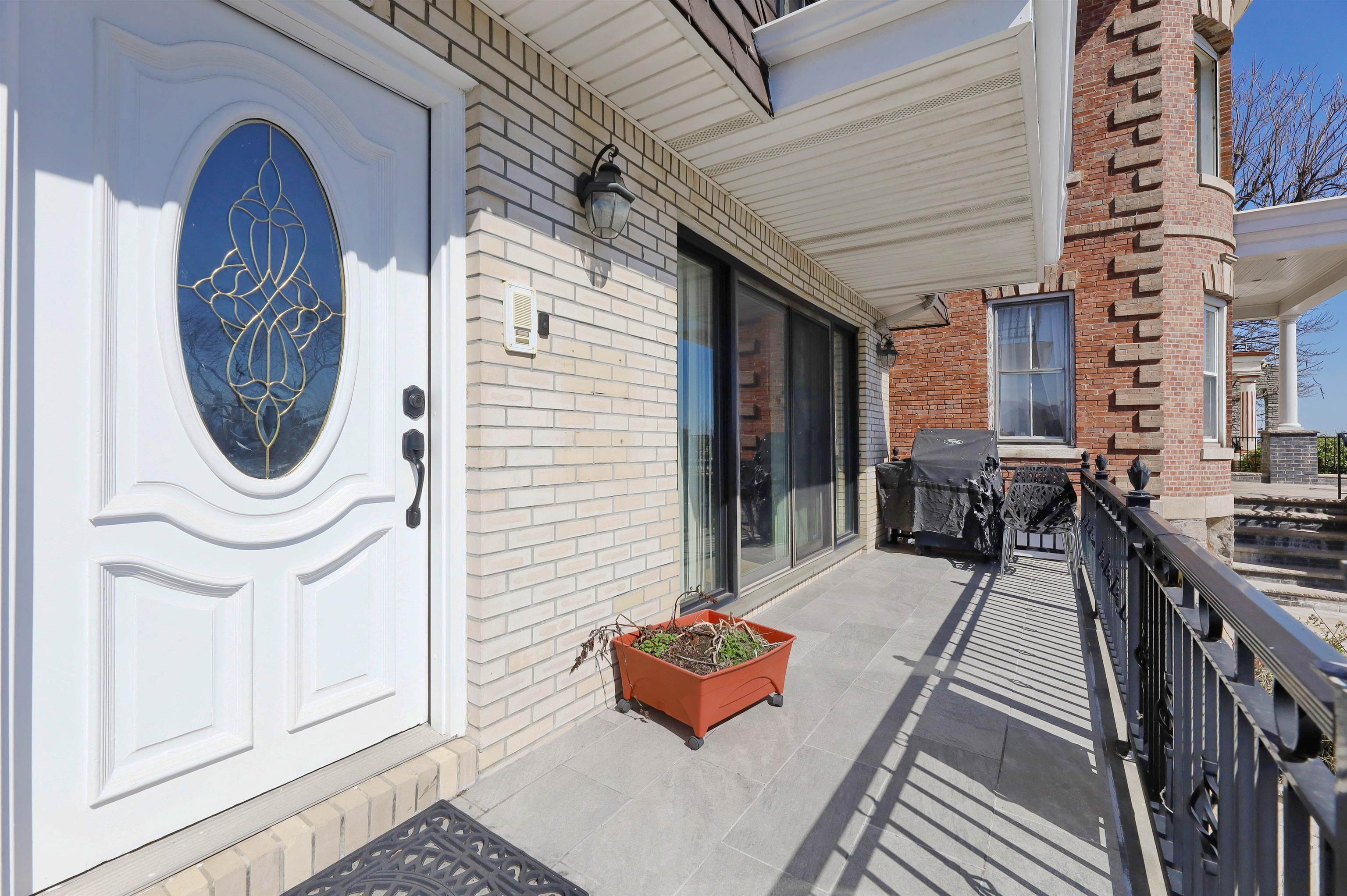 1021 BLVD EAST