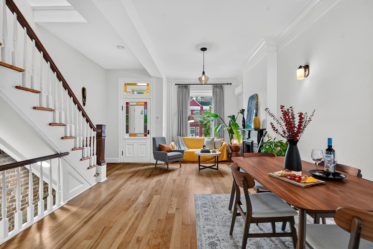 88 JEWETT AVE