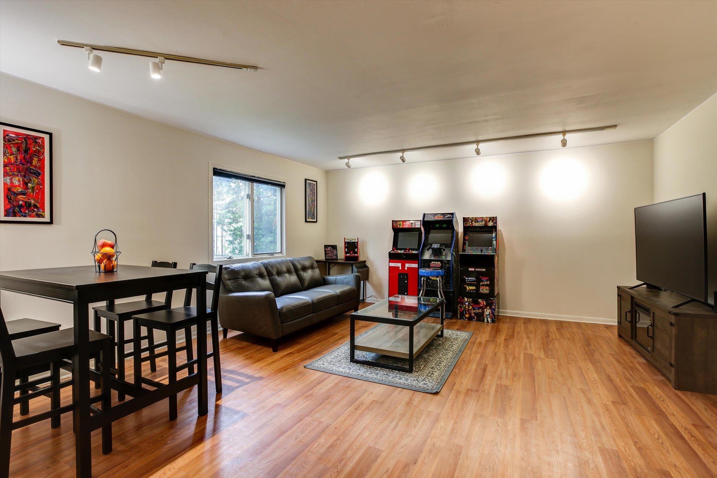 700 10th St #1, Secaucus, New Jersey image 4