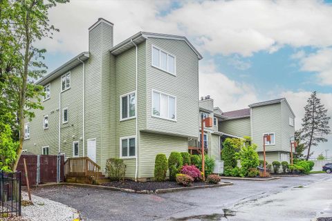 700 10th St Unit 1, Secaucus, NJ 07094 - MLS#: 250009613
