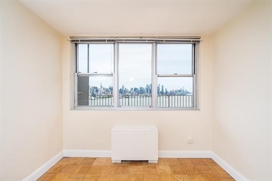 6040 Blvd East #18E, West New York, New Jersey image 18
